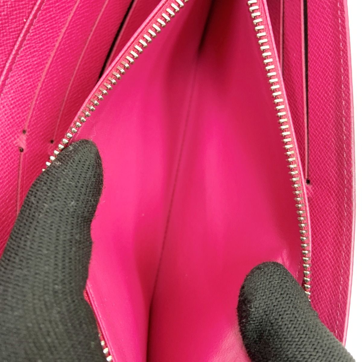 Louis Vuitton Epi Portefeuille Sara Bifold Long Wallet M64322 Black X Pink