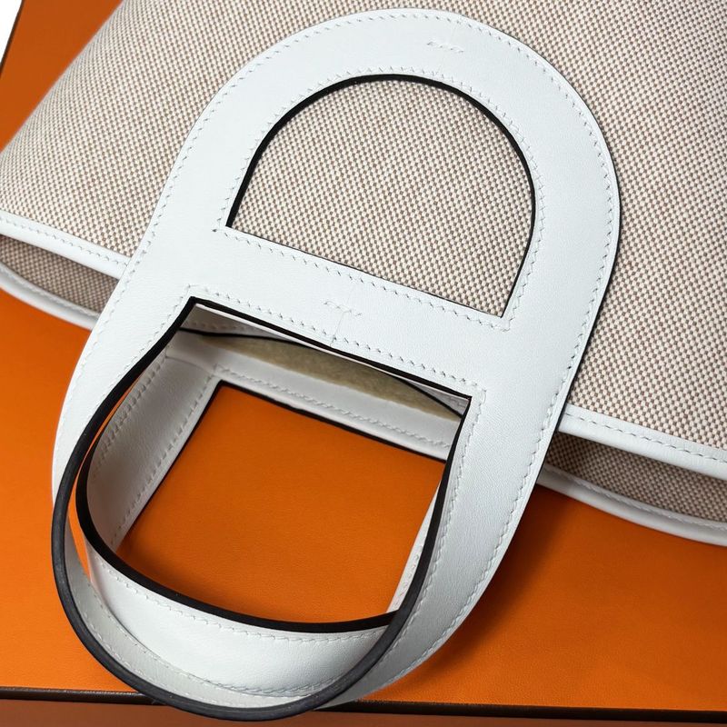 Hermes in the Loop 18 Toile Ash Veau Ecru Silver Handbag