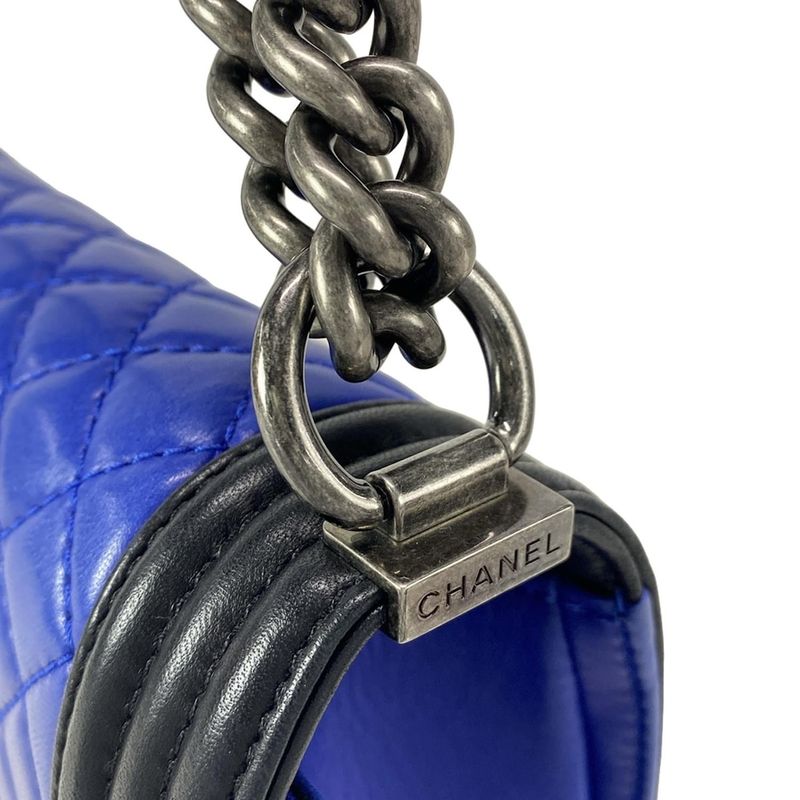 Chanel Shoulder Bag Boy Chanel / Matelasse Blue And Black Chain Shoulder /