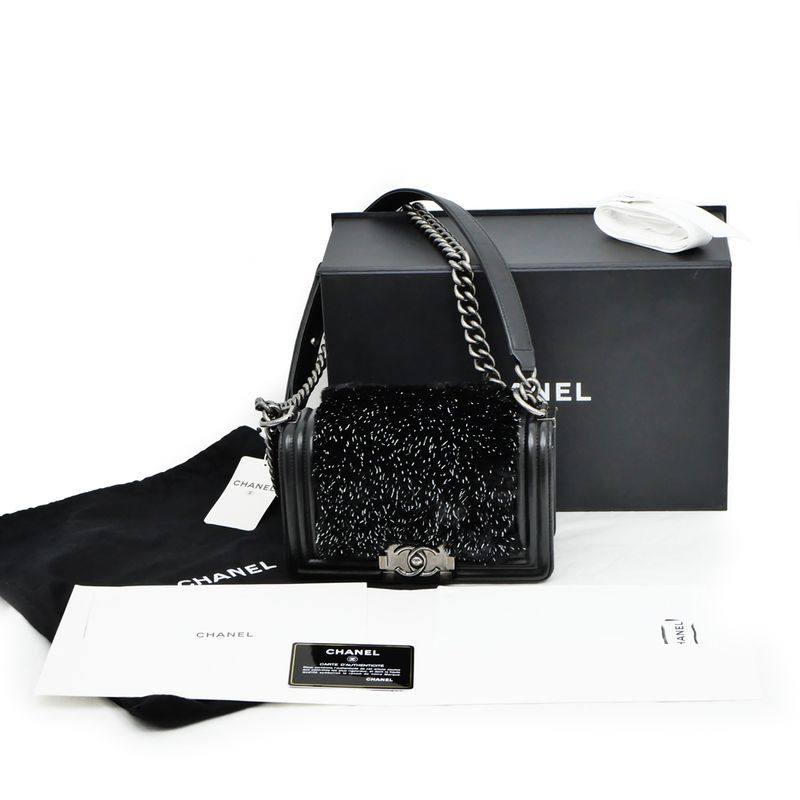 Chanel Beautiful Chanel Chain Shoulder Bag Orirag Rabbit Fur Lamb Black
