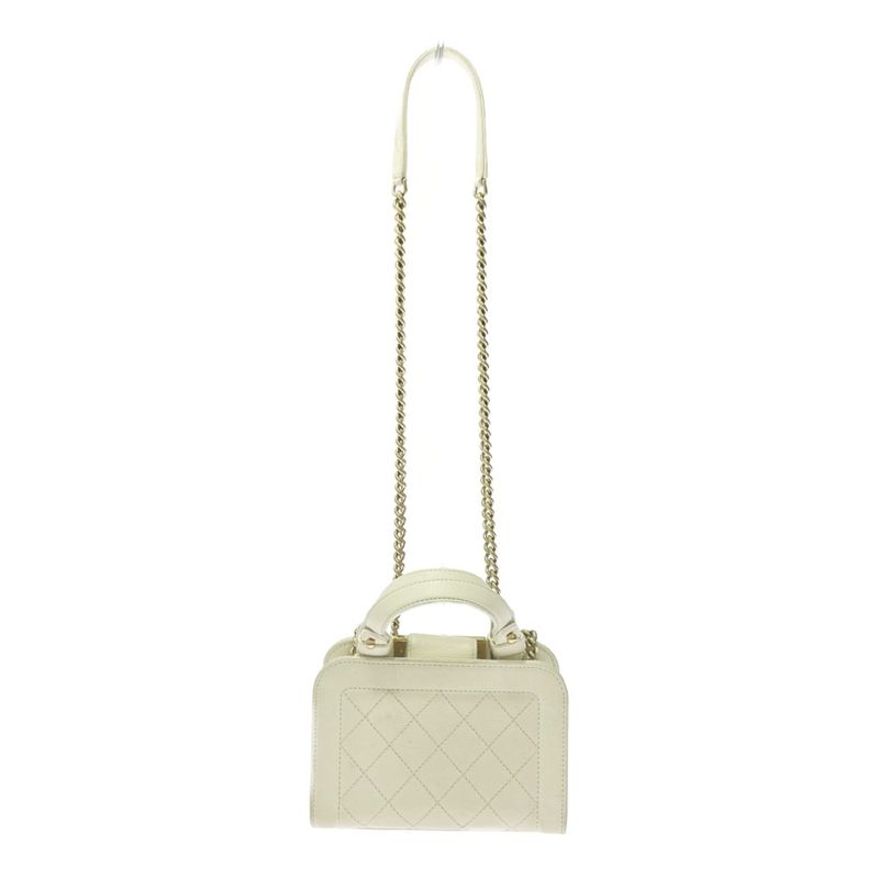 Chanel Matelasse Leather Click Label Shoulder Bag White 439887 Shoulder Bag