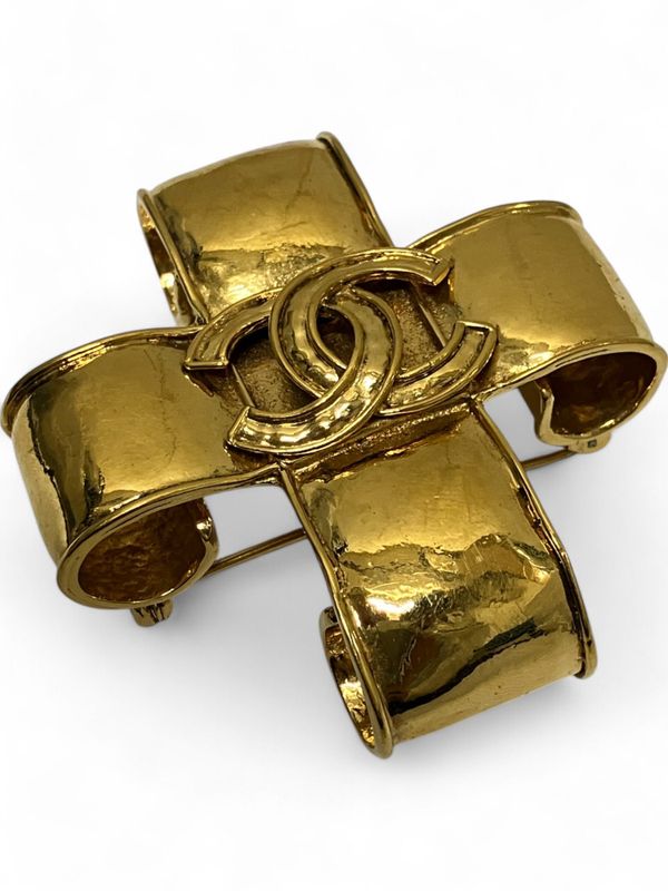 Chanel 94P Coco Mark Cross Brooch Gold