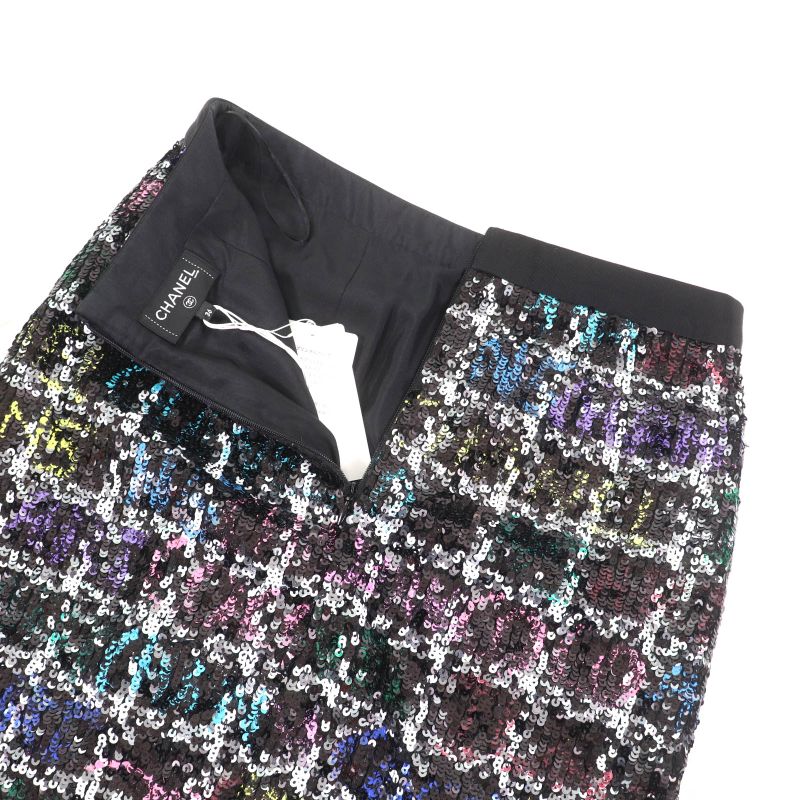 CHANEL 22A P73122 Lined With 100% Silk Sequins With Coco Mark Plate Knee-length