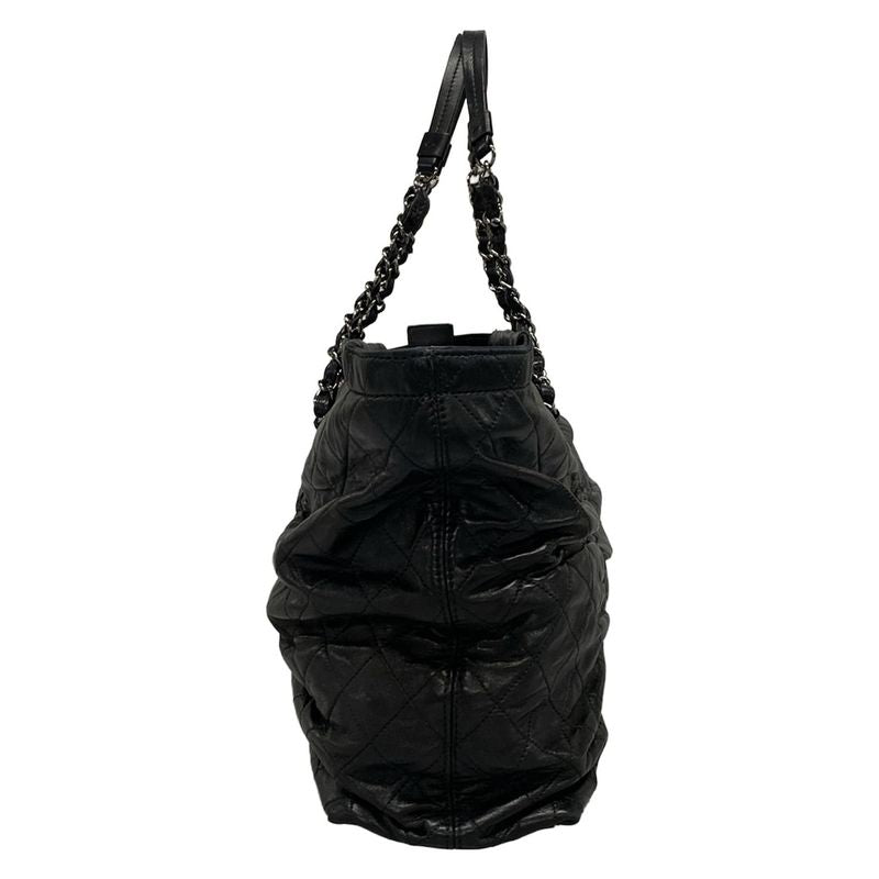 Chanel Shoulder Bag Matelasse Black Silver Hardware / Chain Shoulder / Gathered