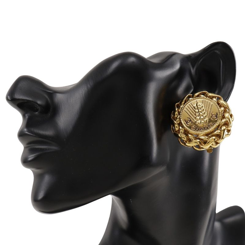 Chanel Earrings With Ear Of Rice Motif Vintage Gold Plated Ladies 50.0g