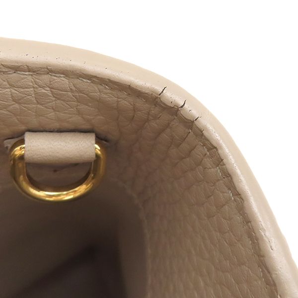 Louis Vuitton 2way Bag Capucines MM Taurillon Leather Beige Gold Hardware