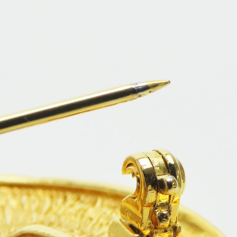 Chanel Brooch Matelasse Stitching Coco Mark Metal Gold Plated Accessory Small