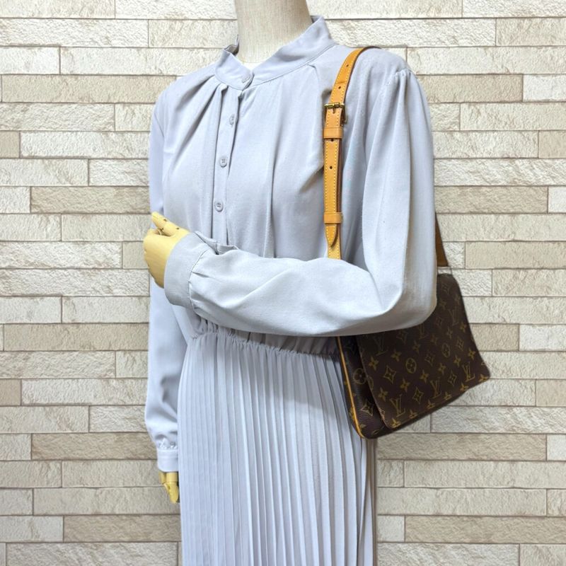 Louis Vuitton Musette Tango Short Monogram Shoulder Bag Monogram Canvas M51257