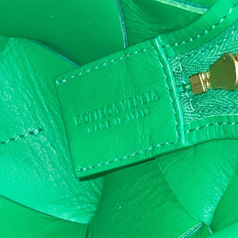 Bottega Veneta Lambskin Mini Cassette Camera Bag Green 404068