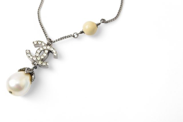 Chanel Necklace Pendant Chanel Coco Mark Double-sided Rhinestone Pearl Motif