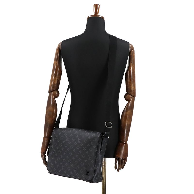 Louis Vuitton Monogram Eclipse District MM NM Shoulder Bag Black M44001 90295932