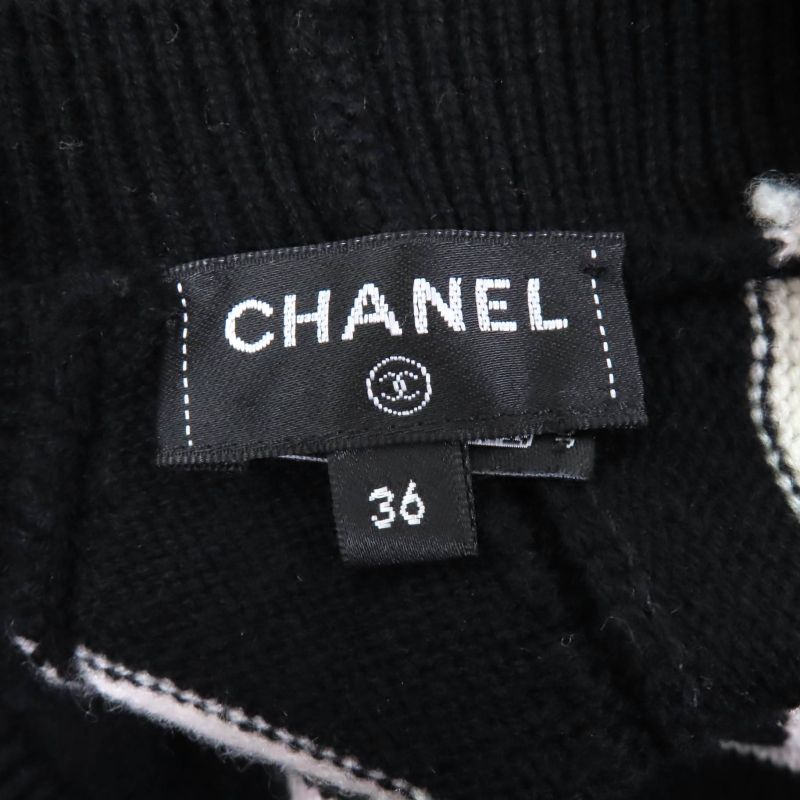 CHANEL P74115 100% Cashmere With Coco Mark Hardware Sequin Embellishment