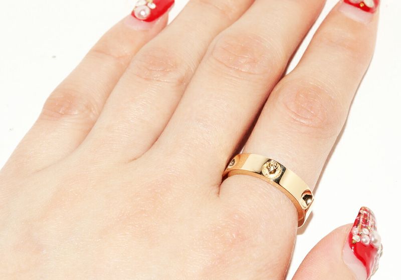 Louis Vuitton 18K Yellow Gold Petite Berg Empreinte Ring Q9126h