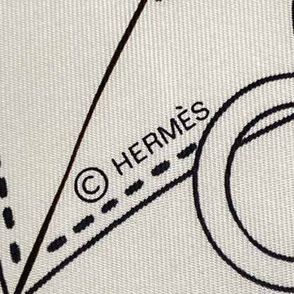 Hermes Like Scarf Carré Double Face 140 H923986s White X Black X Cuir LA