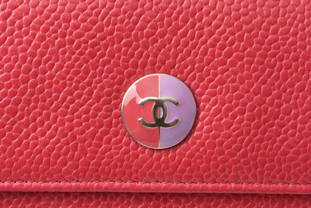 Chanel Foldover Wallet With Bi-colored Buttons In Caviar Skin Rose Purple