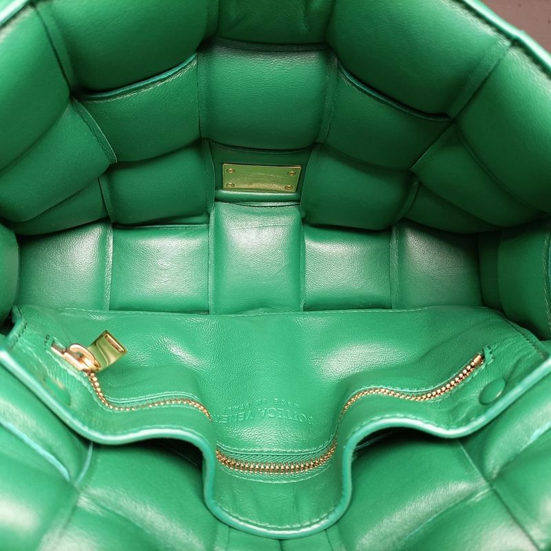 Bottega Veneta The Chain Cassette Green Lambskin B09392158t