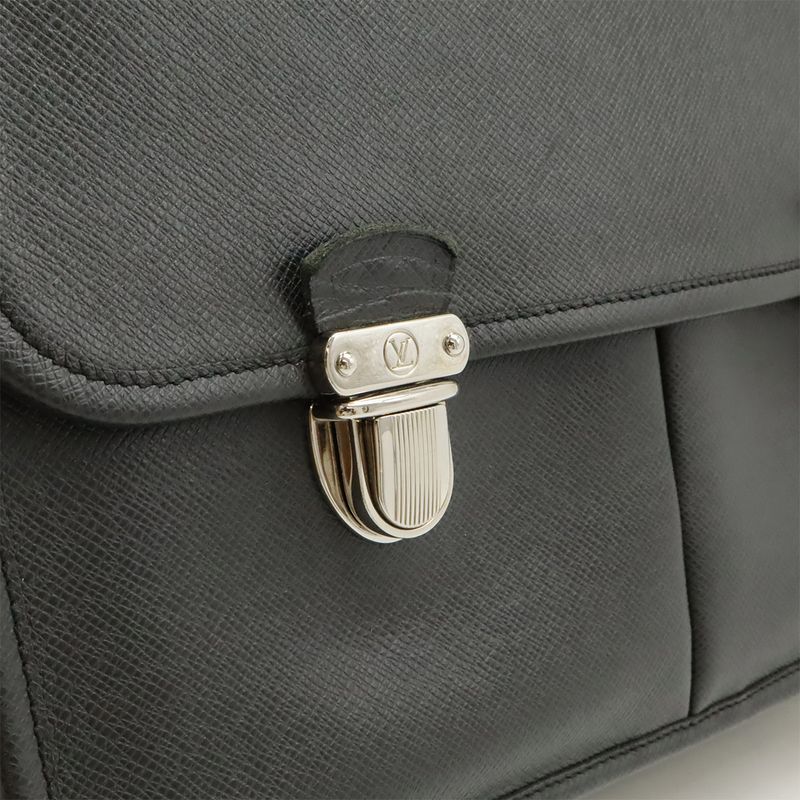 Louis Vuitton Taiga Alexei Shoulder Bag Crossbody Ardoise Black Silver Hardware