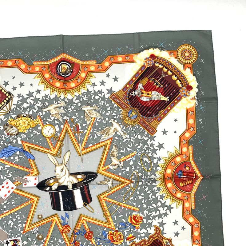 Hermes Carre 90 LA Magie Magic Rabbit Magic Tricks Pigeons Clowns Silk Scarf