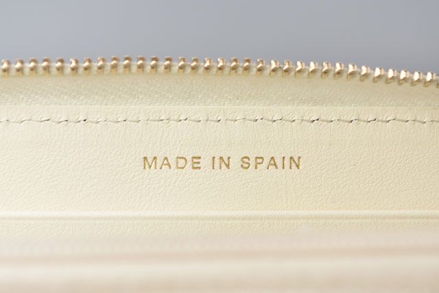 Unused Chanel Wallet Round Zipper Medium Matelasse Caviar Skin