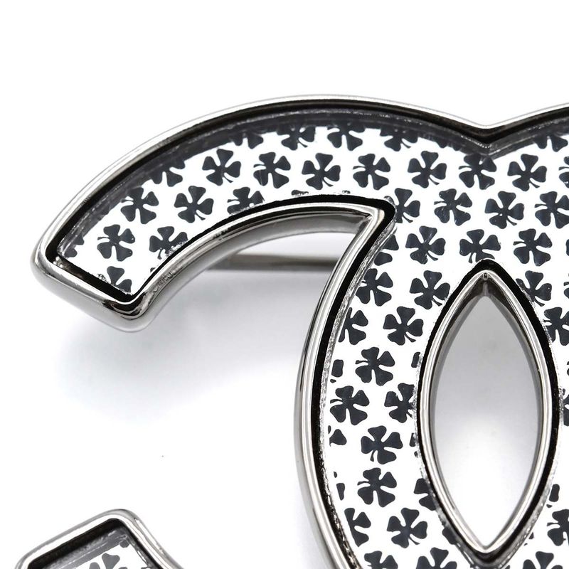 Chanel Brooch Metal Coco Mark Clover Pattern A24S 14.6g Accessories Box Bag