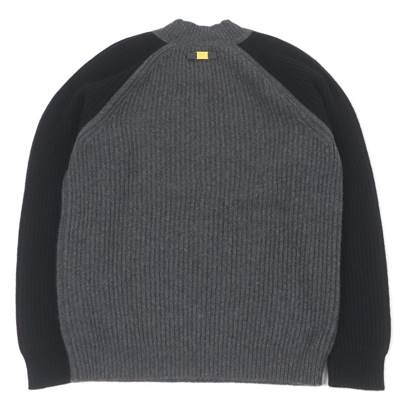 Fendi 2021 Fzy496 100% Cashmere Long Sleeve Knit Sweater With Logo Plate Grey