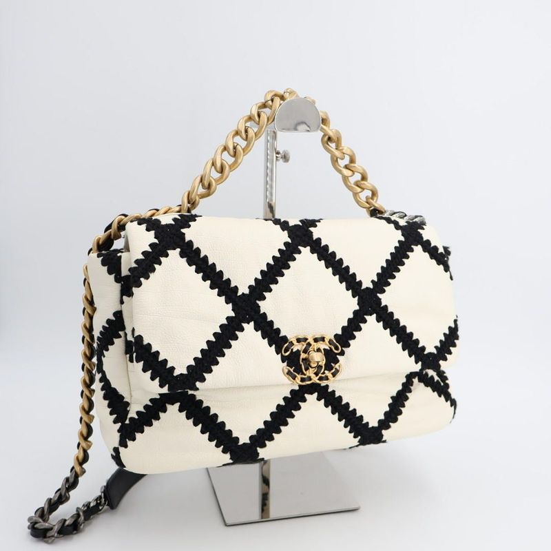 Chanel Shoulder Bag Chanel 19 Matelasse Large Stitch Chain Handle White Black