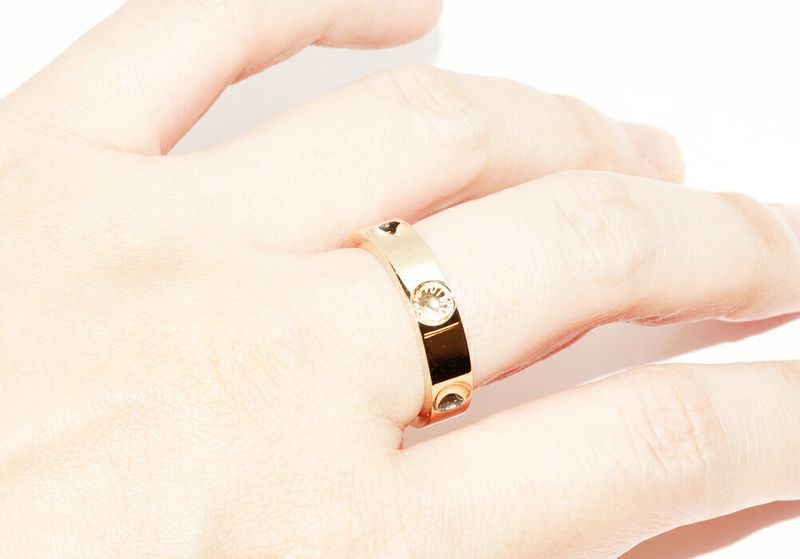 Louis Vuitton 18K Yellow Gold Petite Bague Empreinte Ring Q9126j