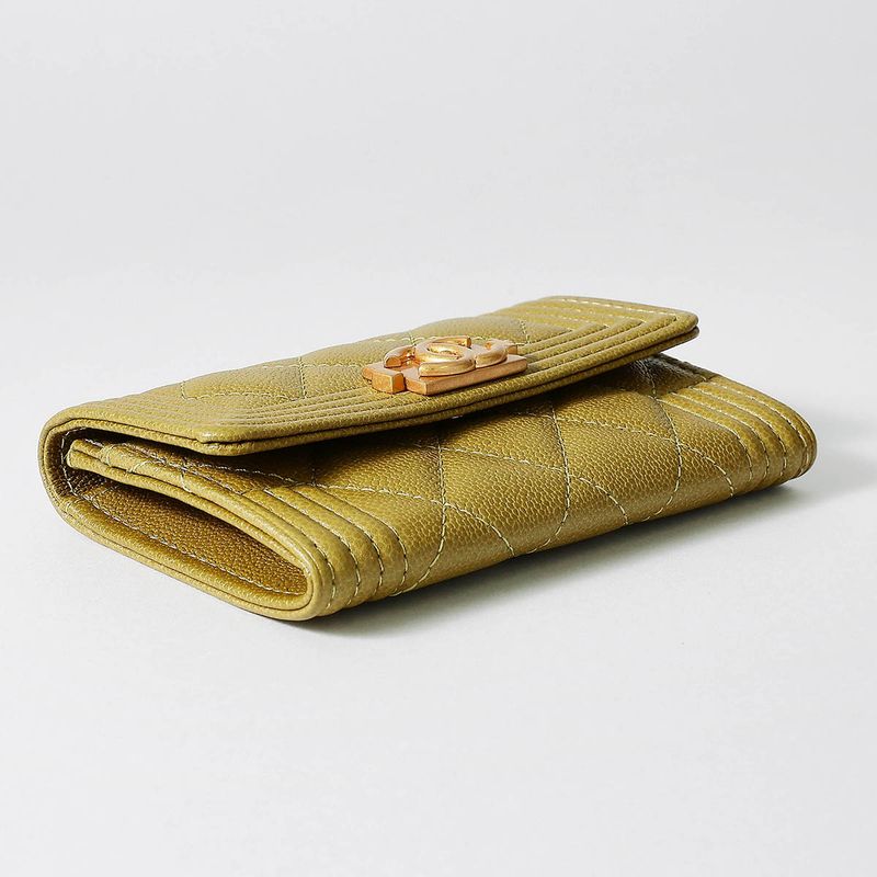Chanel CARD CASE BOY Chanel CARD CASE Green