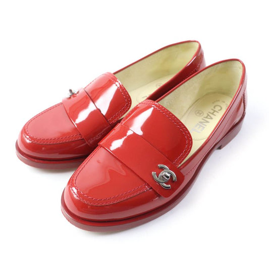 CHANEL G30708 Round Toe Patent Leather Loafers With Coco Mark Hardware Red