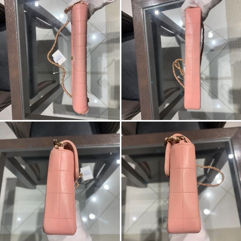◎ Authentic Chanel Chocolate Bar Matelasse Shoulder Bag Pink Lambskin Gold