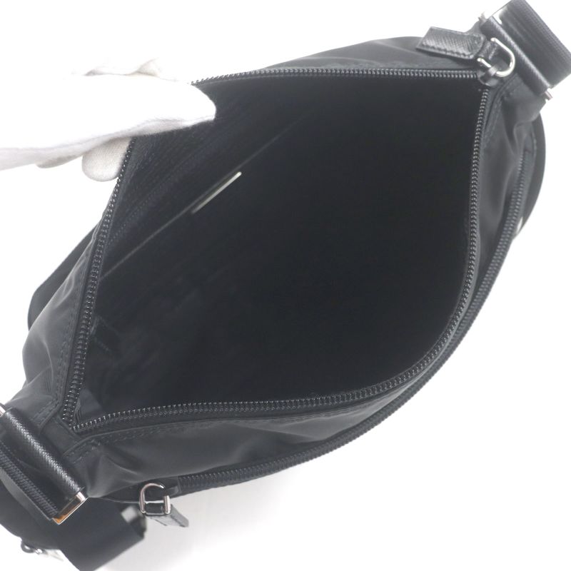 Prada 1bc421 Saffiano Leather Re-nylon Nylon Triangle Logo Triangle Plate