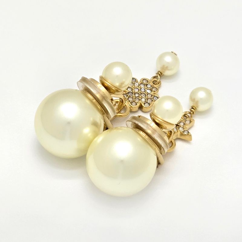 DIOR Tribales Clip Earrings Binaural Star Clover Charm White Resin Pearl White
