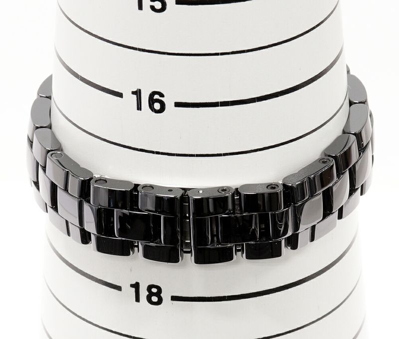 Chanel J12 33mm (130in) H5701 Ladies