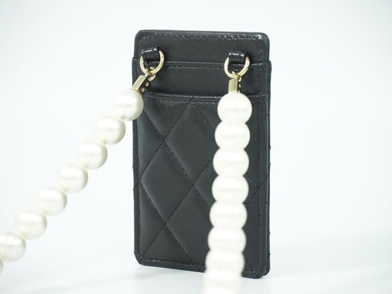 Authentic Chanel Coco Mark Matelasse Faux Pearl Chain Card Case Pass Case
