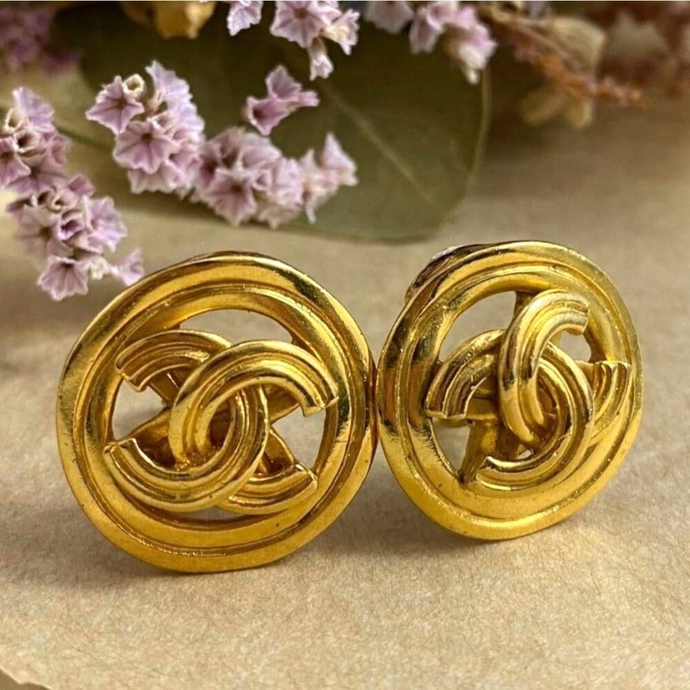 CHANEL 24K Earrings Vintage CC Gold Plated Clip-On Round Medallion Logo 1996 96P