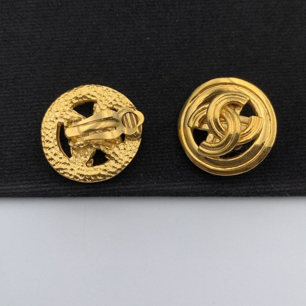 CHANEL 24K Earrings Vintage CC Gold Plated Clip-On Round Medallion Logo 1996 96P