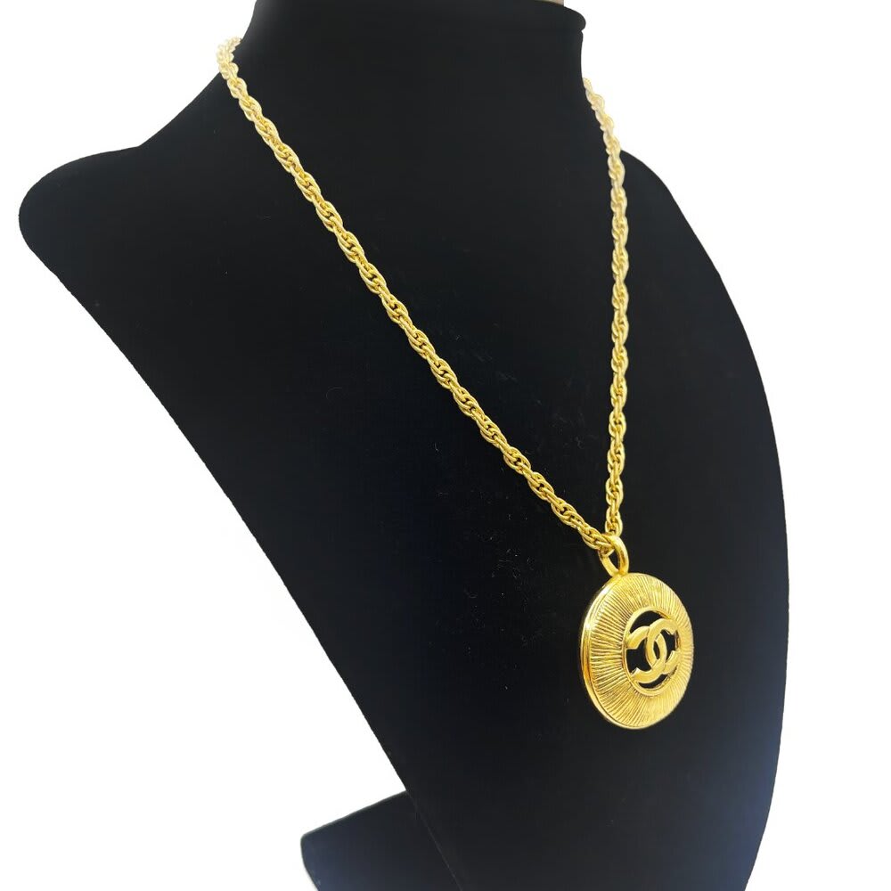 Chanel CC Vintage 24K Gold Necklace Chain Paris Medallion Pendant
