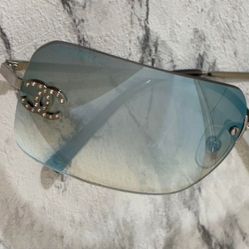 RARE Chanel Vintage Sunglasses Rhinestone Crystal CC Logo Rimless Gradient Blue