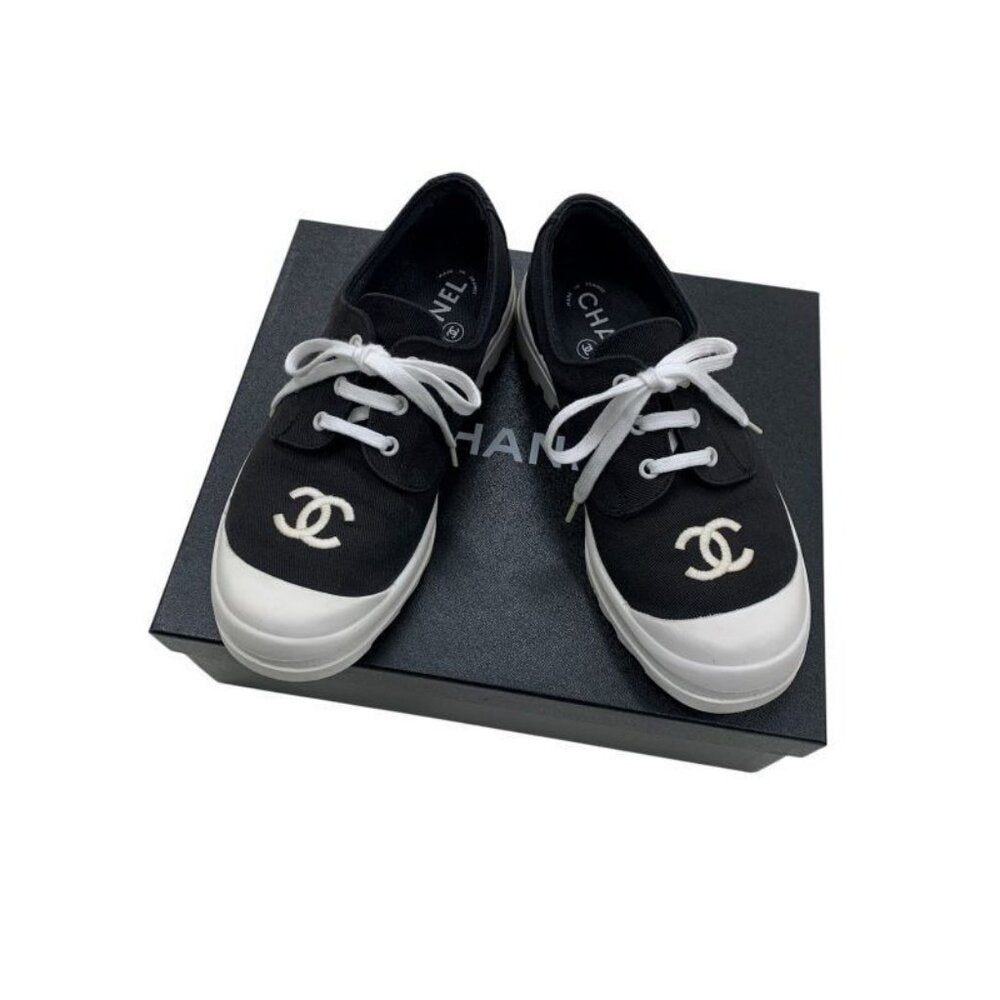 Authentic Chanel CC Sneakers Black and White Coco Mark Bicolor Canvas Shoes 37 7