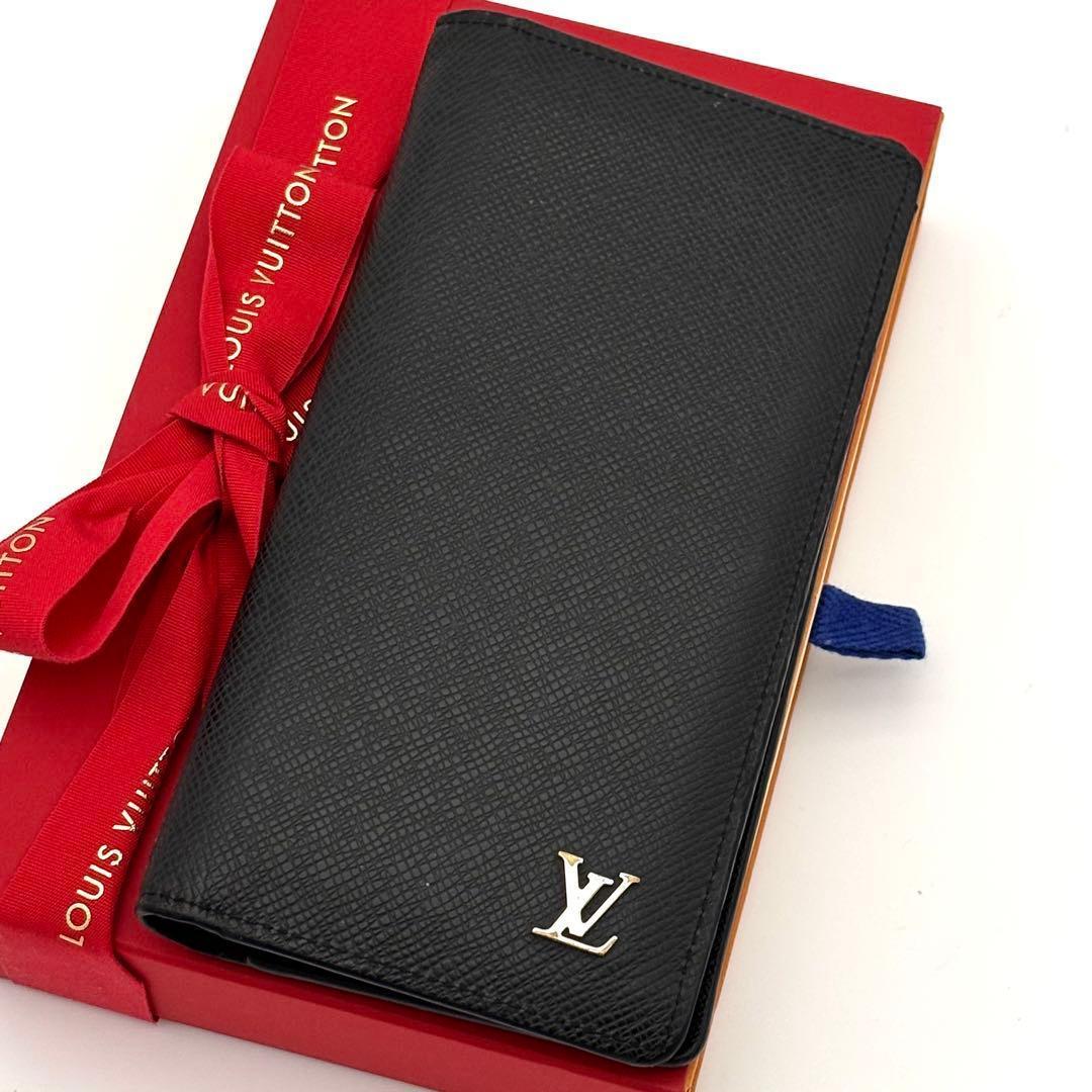 Louis Vuitton Wallet Taiga Portefeuille Brazza NM Black
