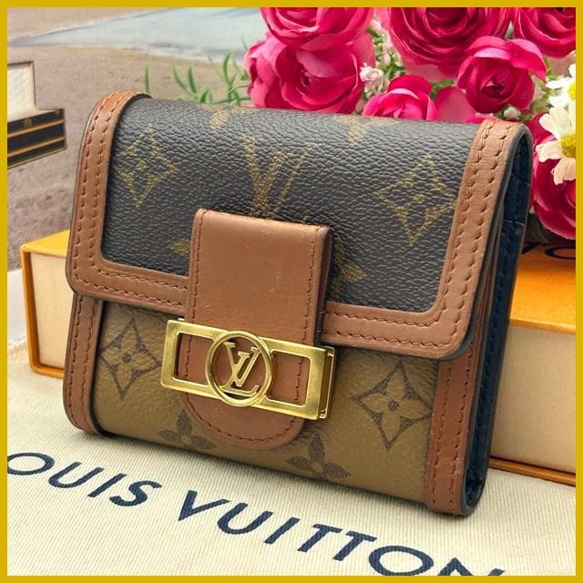 Louis Vuitton Portefeuille Dauphine Compact Fold Wallet