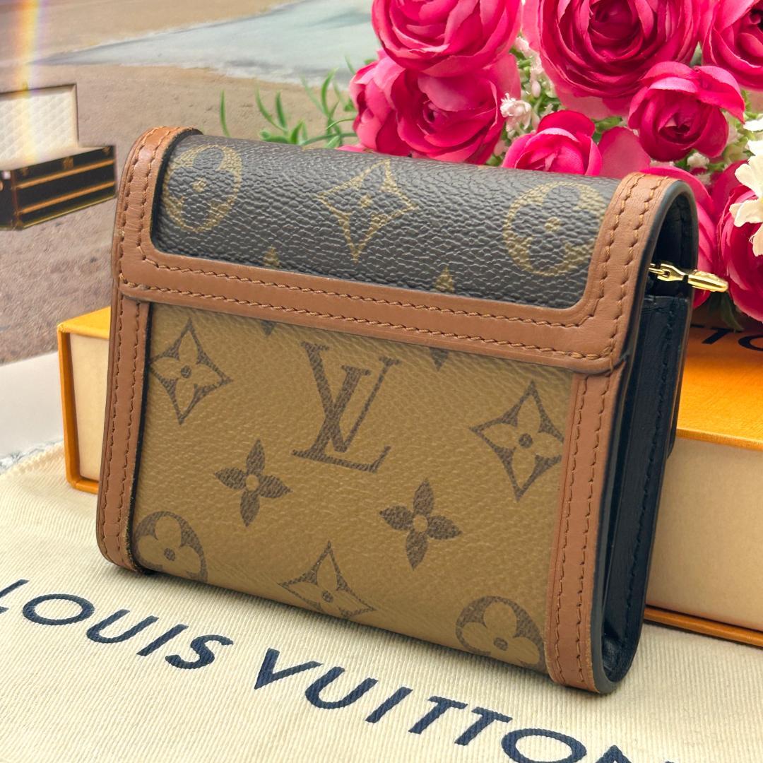 Louis Vuitton Portefeuille Dauphine Compact Fold Wallet — view 2