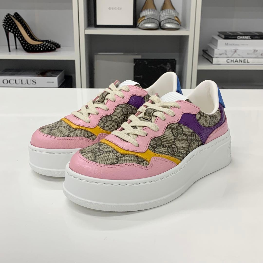 Gucci GG Supreme Leather Interlocking Logo Sneakers — view 3