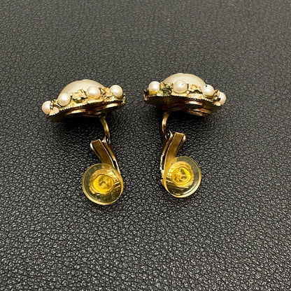 Chanel CC Logo Earrings Faux Pearl Gold — view 6