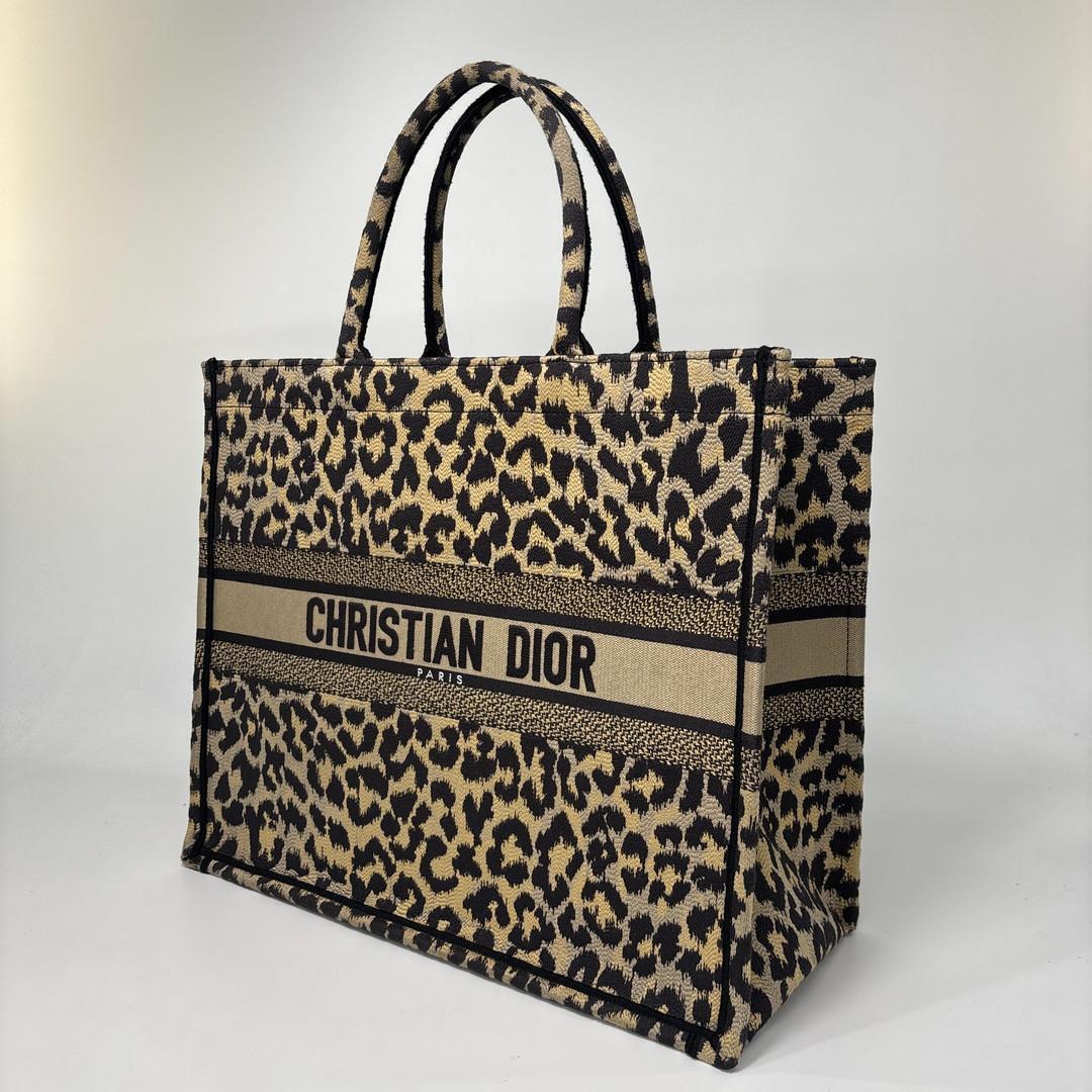 Dior Book Tote Large Leopard — view 2