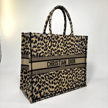Dior Book Tote Large Leopard — view 3