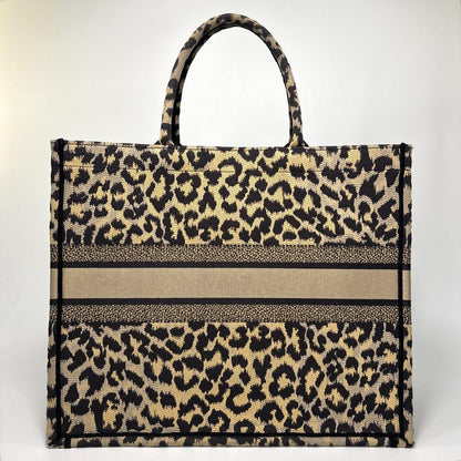 Dior Book Tote Large Leopard — view 5
