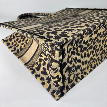 Dior Book Tote Large Leopard — view 7