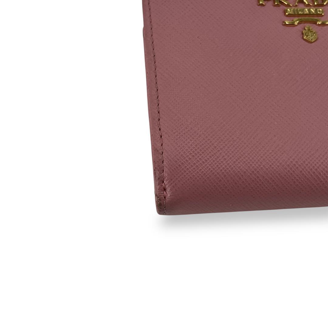 Prada Bifold Wallet with Metal Logo Compact Wallet Saffiano Pink
