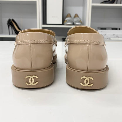 Chanel Logo CC Chain Leather Loafers Beige — view 5